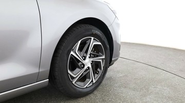 https://vehicle-cdn.autoleague.cloud/3881_1106080_6.jpg