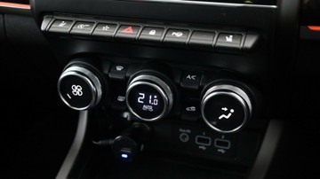 https://vehicle-cdn.autoleague.cloud/3881_1106082_21.jpg
