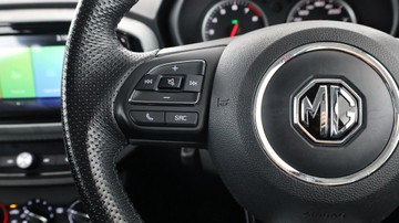 https://vehicle-cdn.autoleague.cloud/3881_1106086_18.jpg