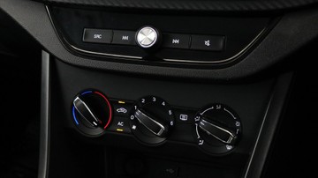 https://vehicle-cdn.autoleague.cloud/3881_1106086_21.jpg
