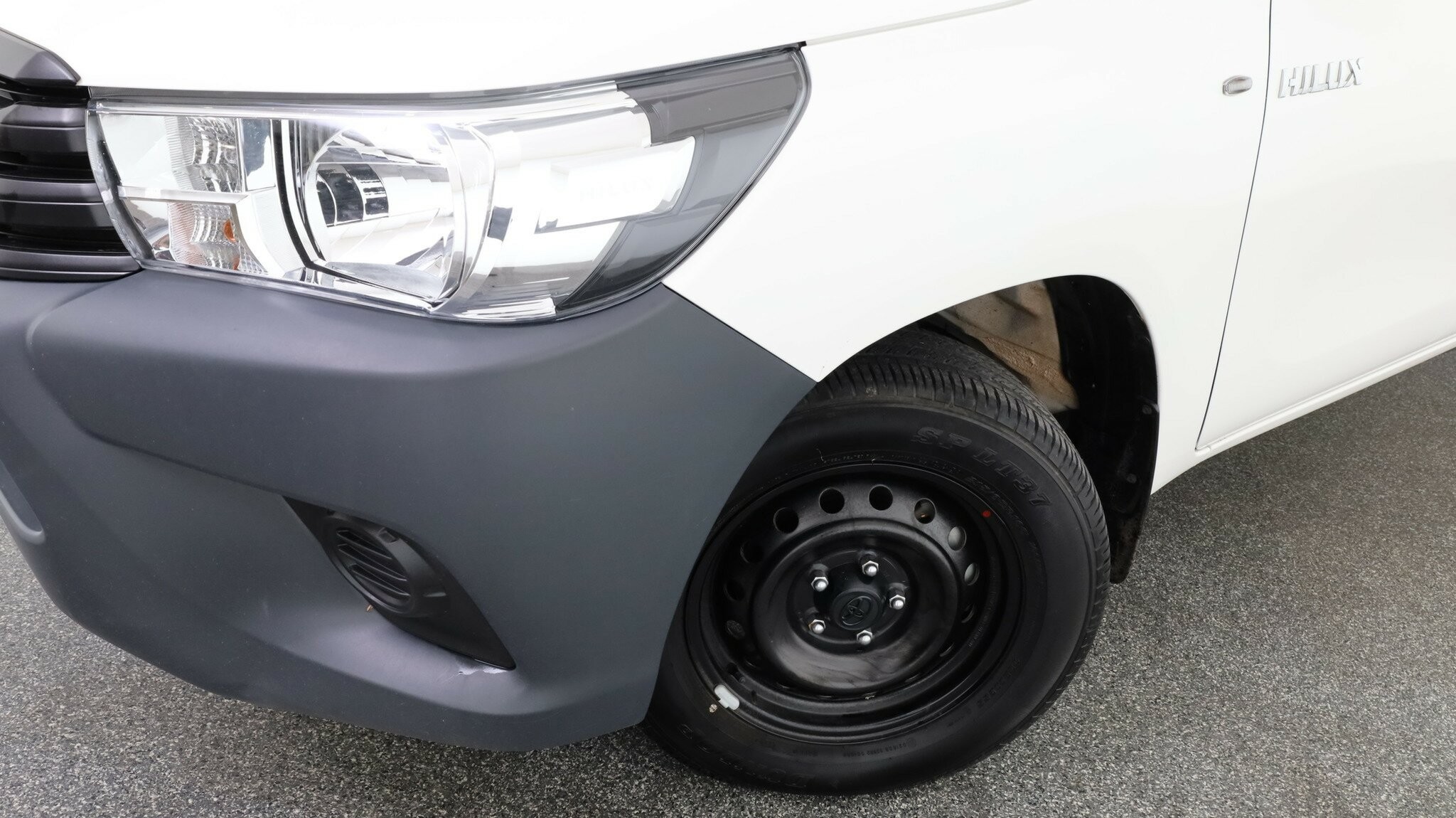 Toyota Hilux image 3