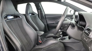 https://vehicle-cdn.autoleague.cloud/3881_1106092_14.jpg