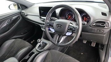 https://vehicle-cdn.autoleague.cloud/3881_1106092_15.jpg