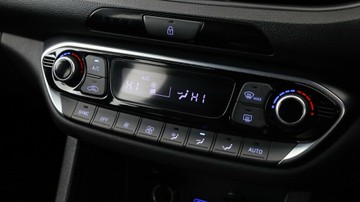 https://vehicle-cdn.autoleague.cloud/3881_1106092_21.jpg