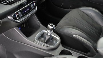 https://vehicle-cdn.autoleague.cloud/3881_1106092_27.jpg