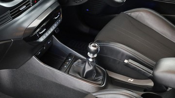 https://vehicle-cdn.autoleague.cloud/3881_1106110_26.jpg