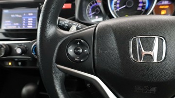 https://vehicle-cdn.autoleague.cloud/3881_1106112_18.jpg