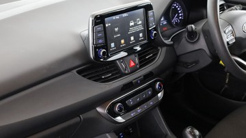 https://vehicle-cdn.autoleague.cloud/3881_1106120_25.jpg