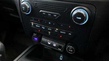 https://vehicle-cdn.autoleague.cloud/3881_1106121_26.jpg