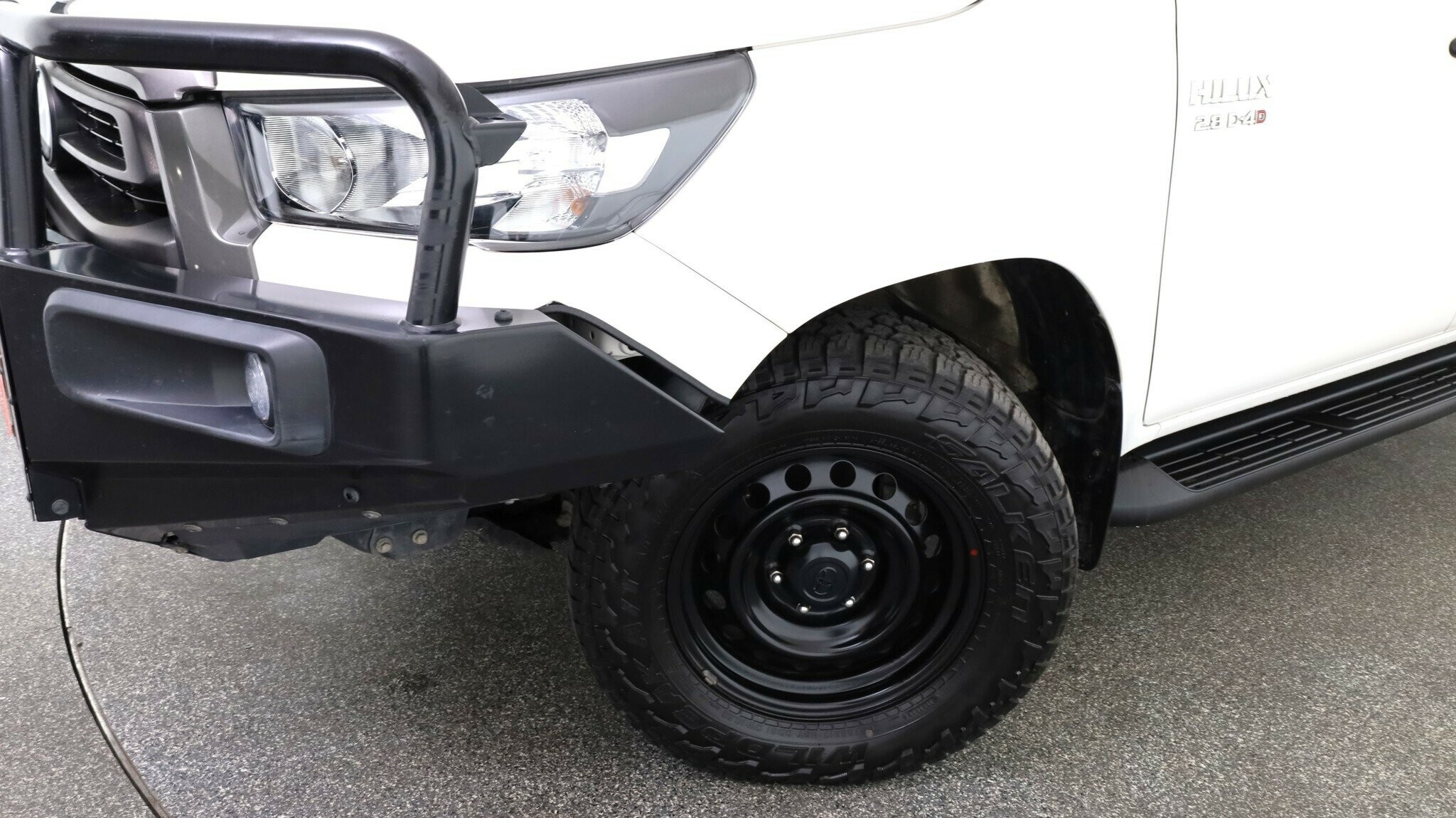 Toyota Hilux image 3