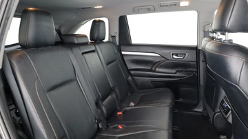 https://vehicle-cdn.autoleague.cloud/3881_1106140_13.jpg