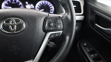 https://vehicle-cdn.autoleague.cloud/3881_1106140_16.jpg