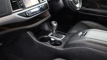 https://vehicle-cdn.autoleague.cloud/3881_1106140_25.jpg