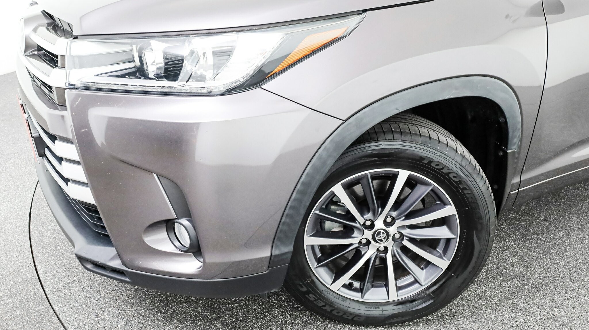 Toyota Kluger image 3