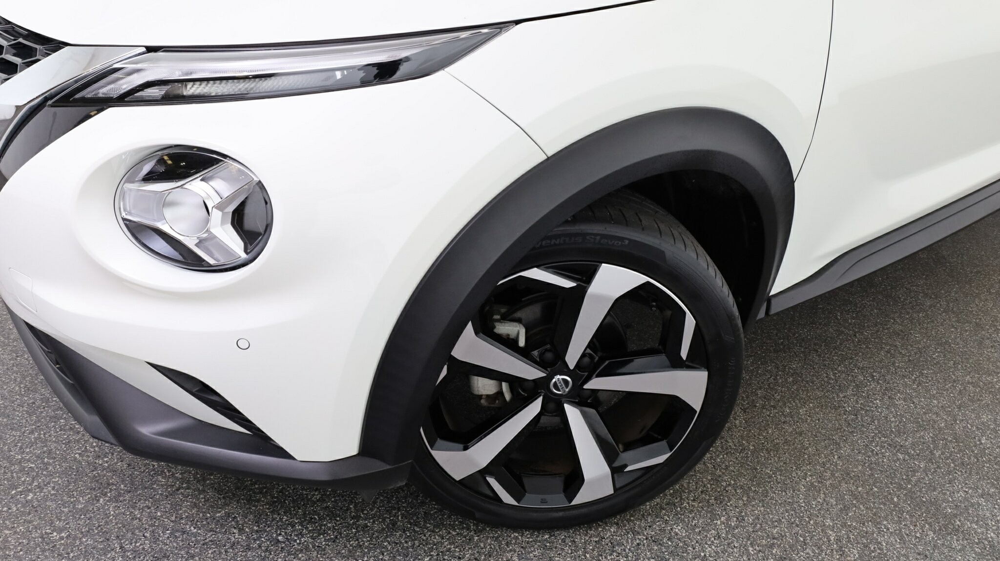 Nissan Juke image 3