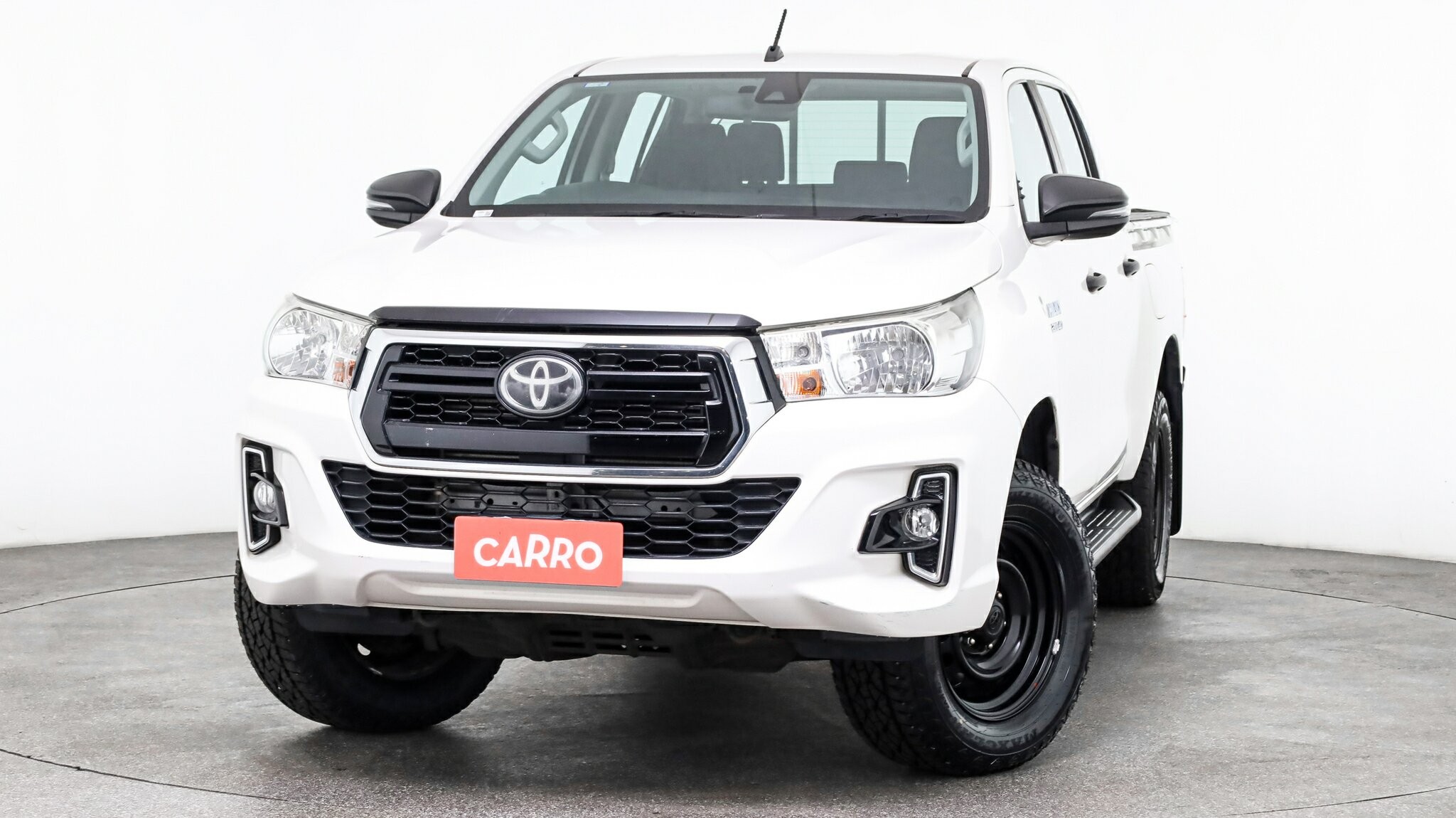 Toyota Hilux image 2