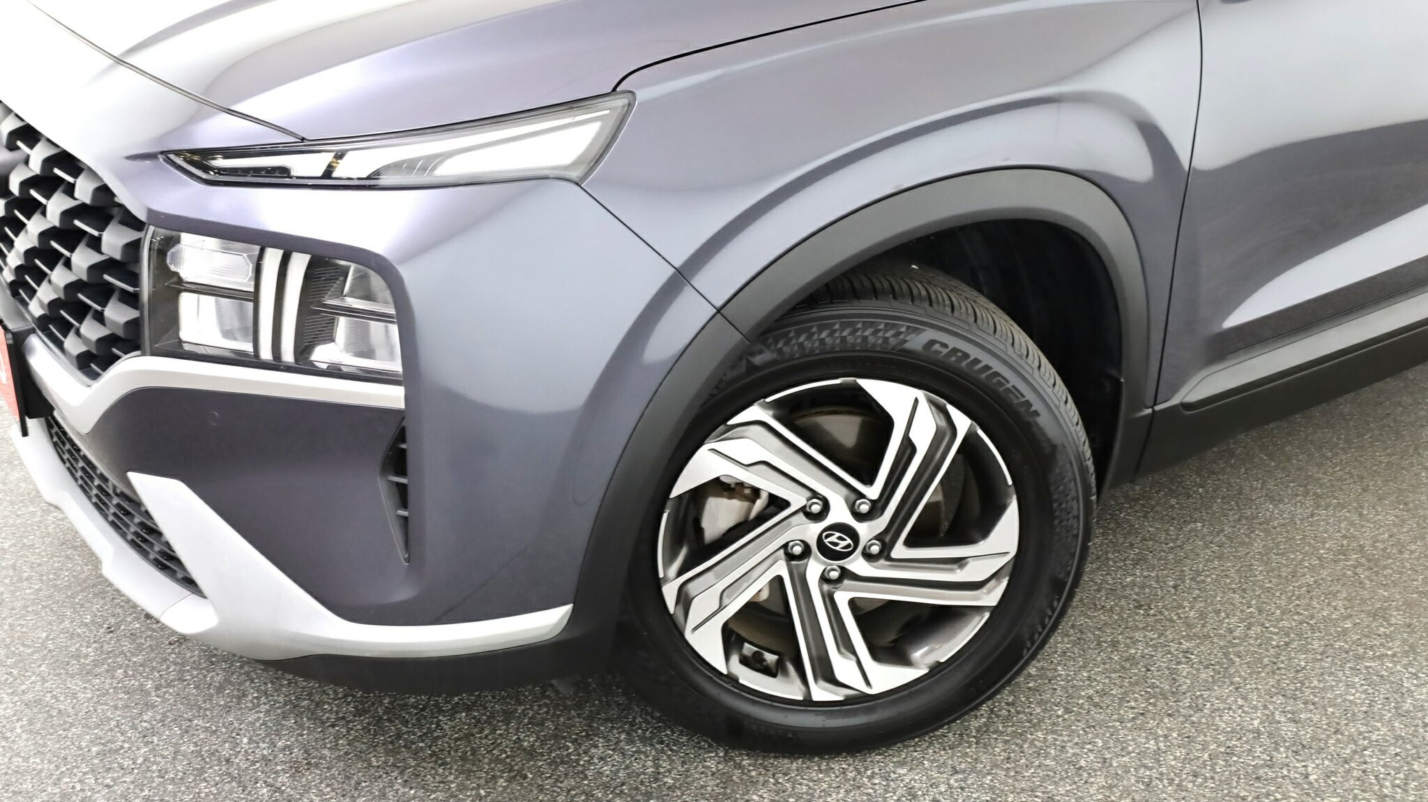 Hyundai Santa Fe image 3