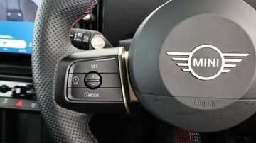 https://vehicle-cdn.autoleague.cloud/3881_1106171_19.jpg