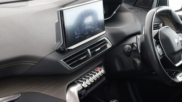 https://vehicle-cdn.autoleague.cloud/3881_1106173_26.jpg