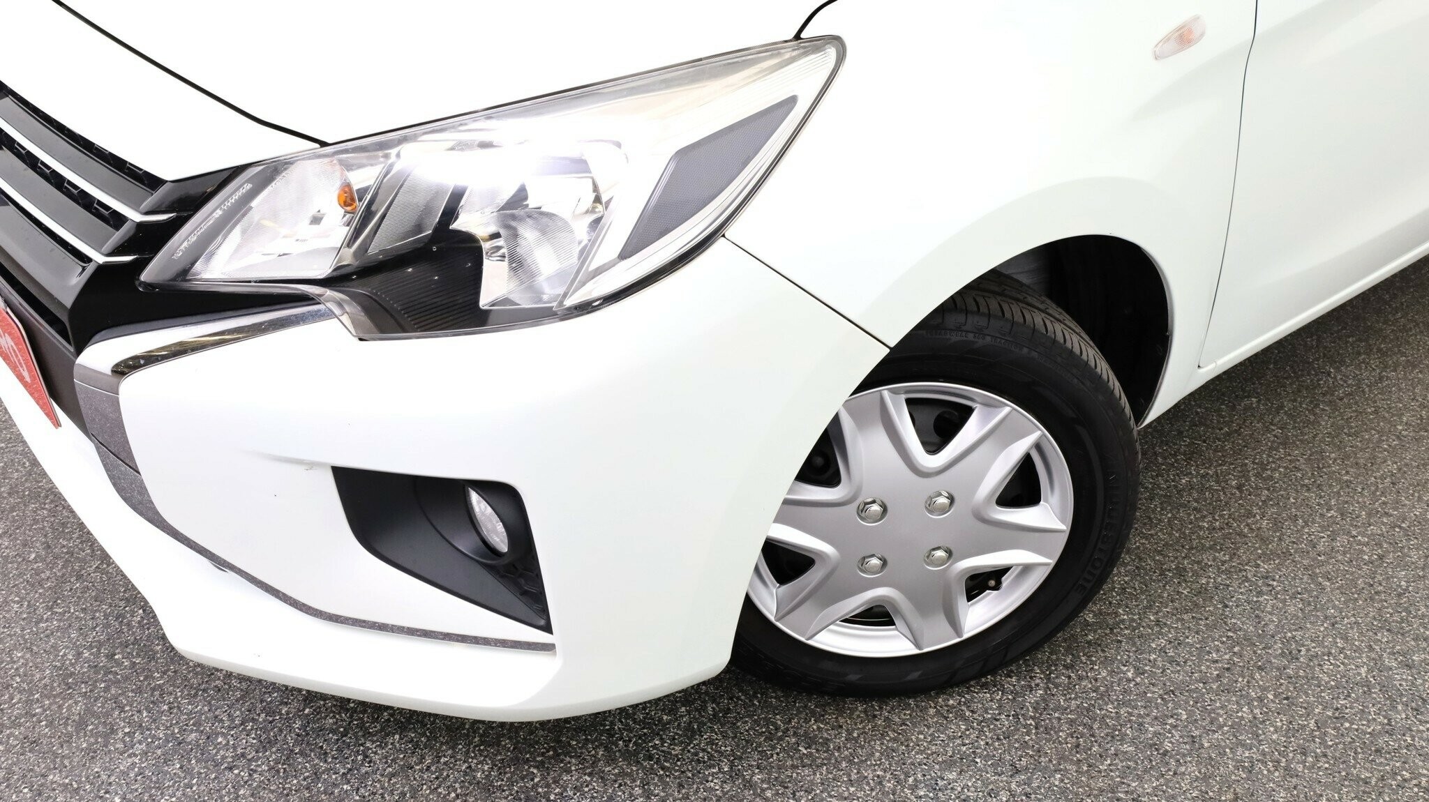 Mitsubishi Mirage image 3