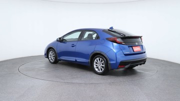 https://vehicle-cdn.autoleague.cloud/3881_1106218_7.jpg