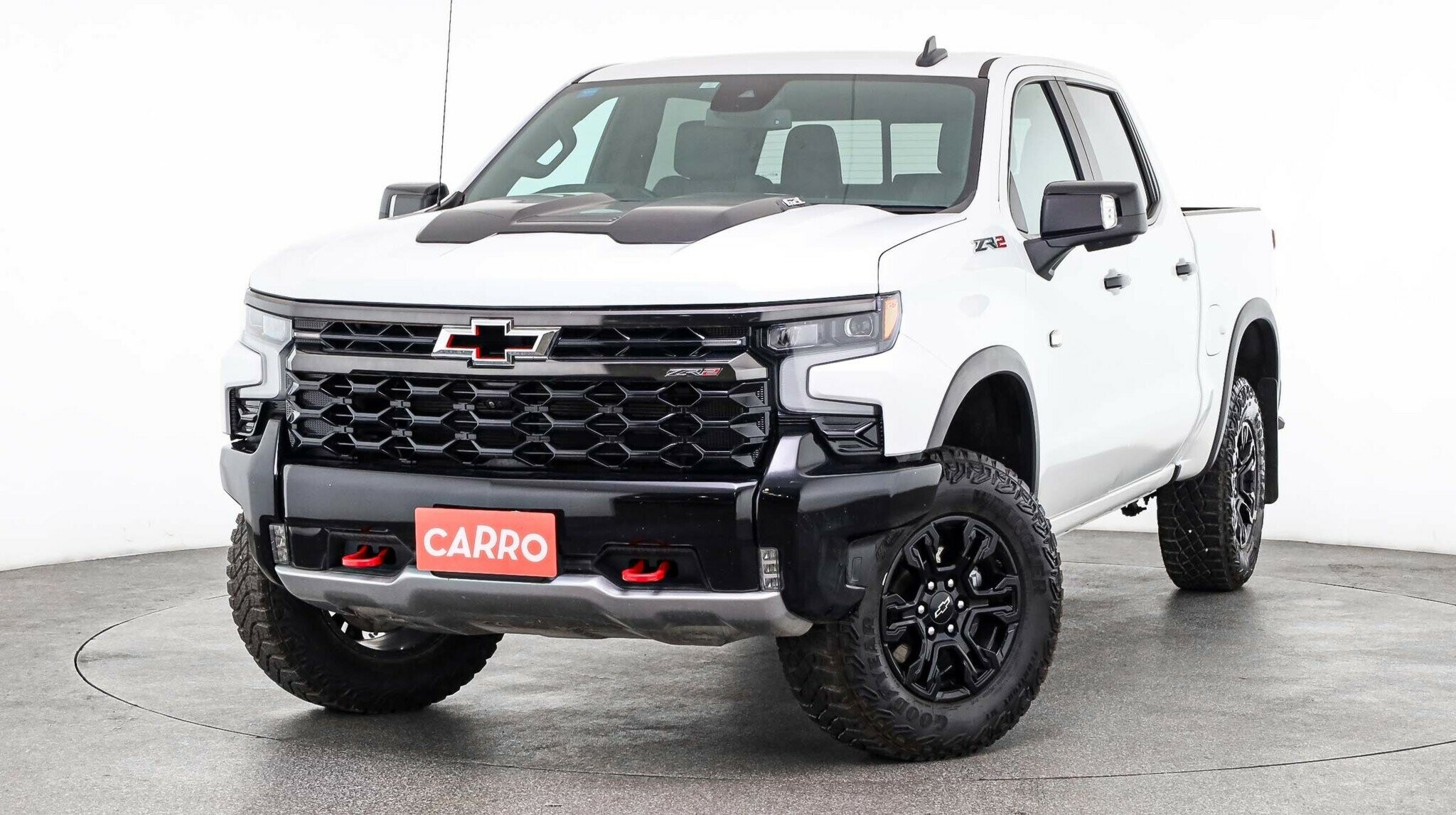 Chevrolet Silverado image 2