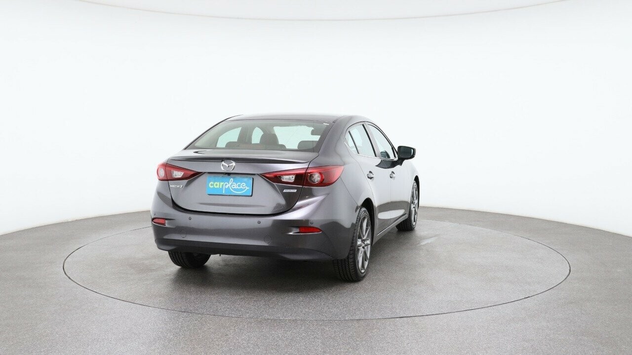 Mazda 3 image 3