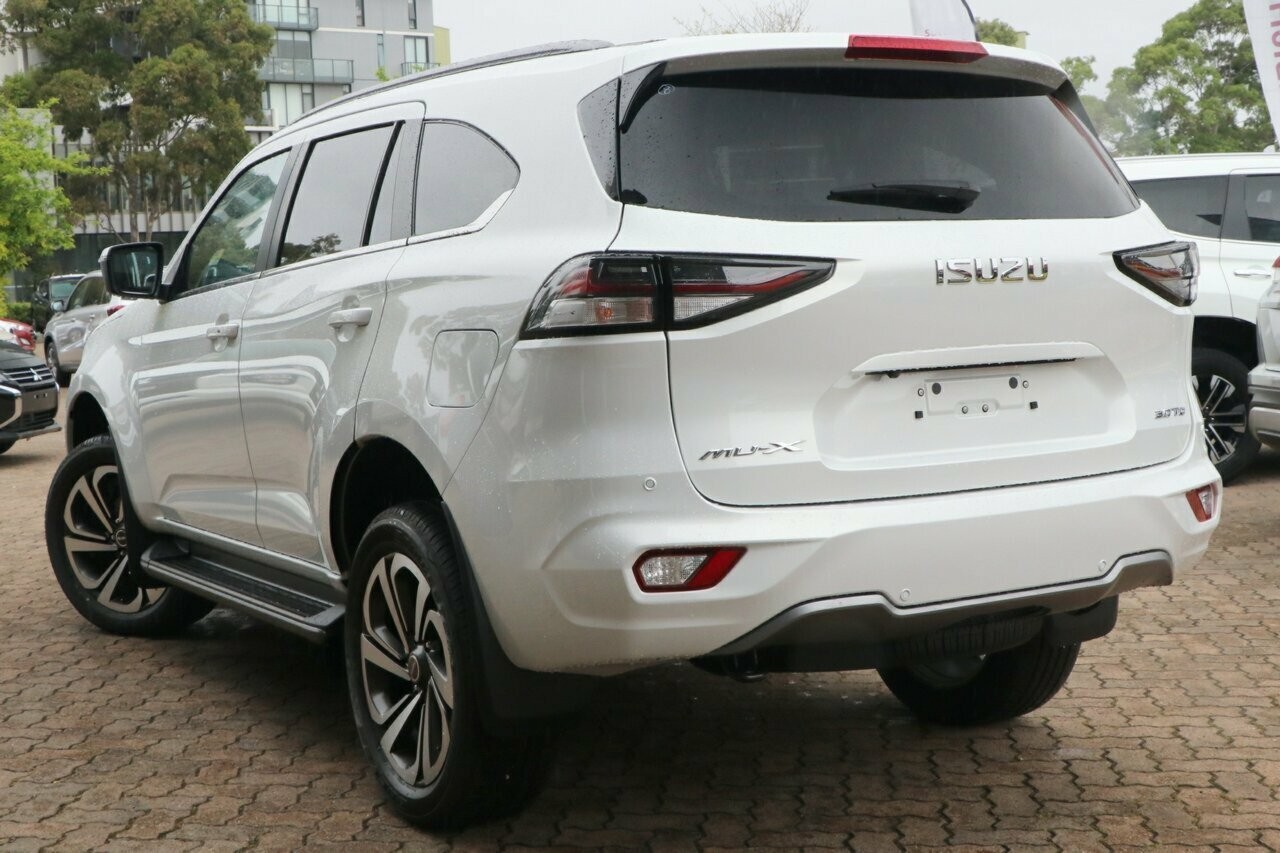 Isuzu Mu-x image 3