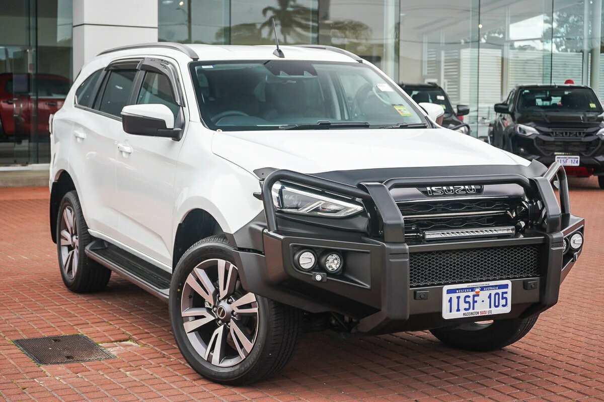 Isuzu Mu-x image 1