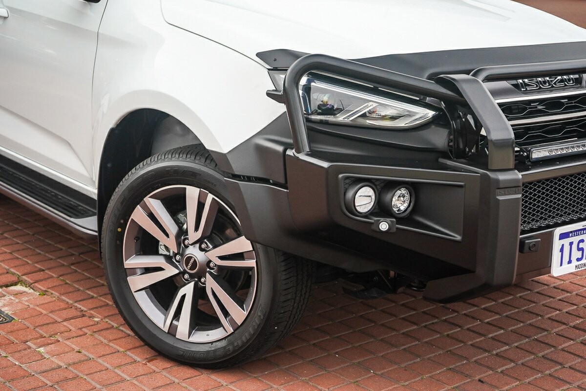 Isuzu Mu-x image 2