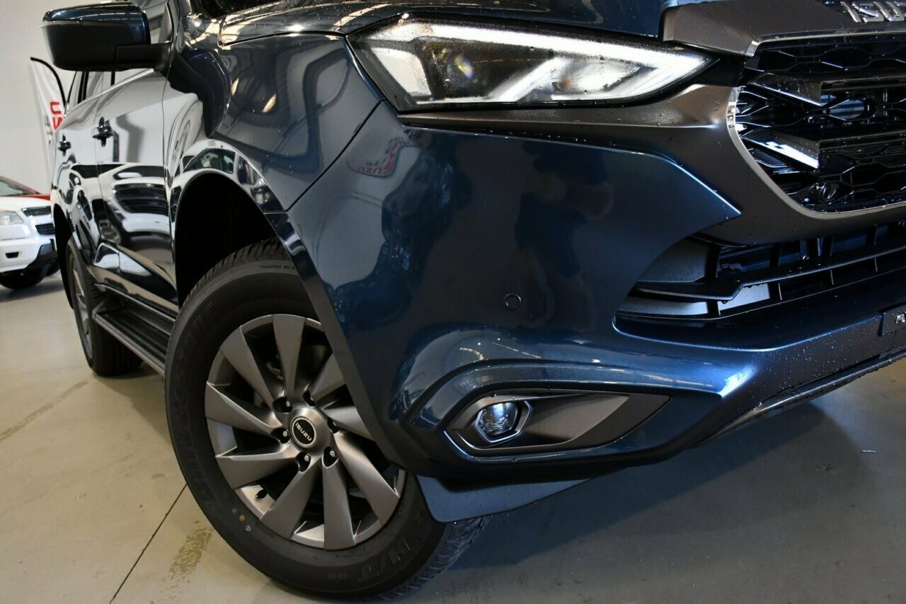 Isuzu Mu-x image 2
