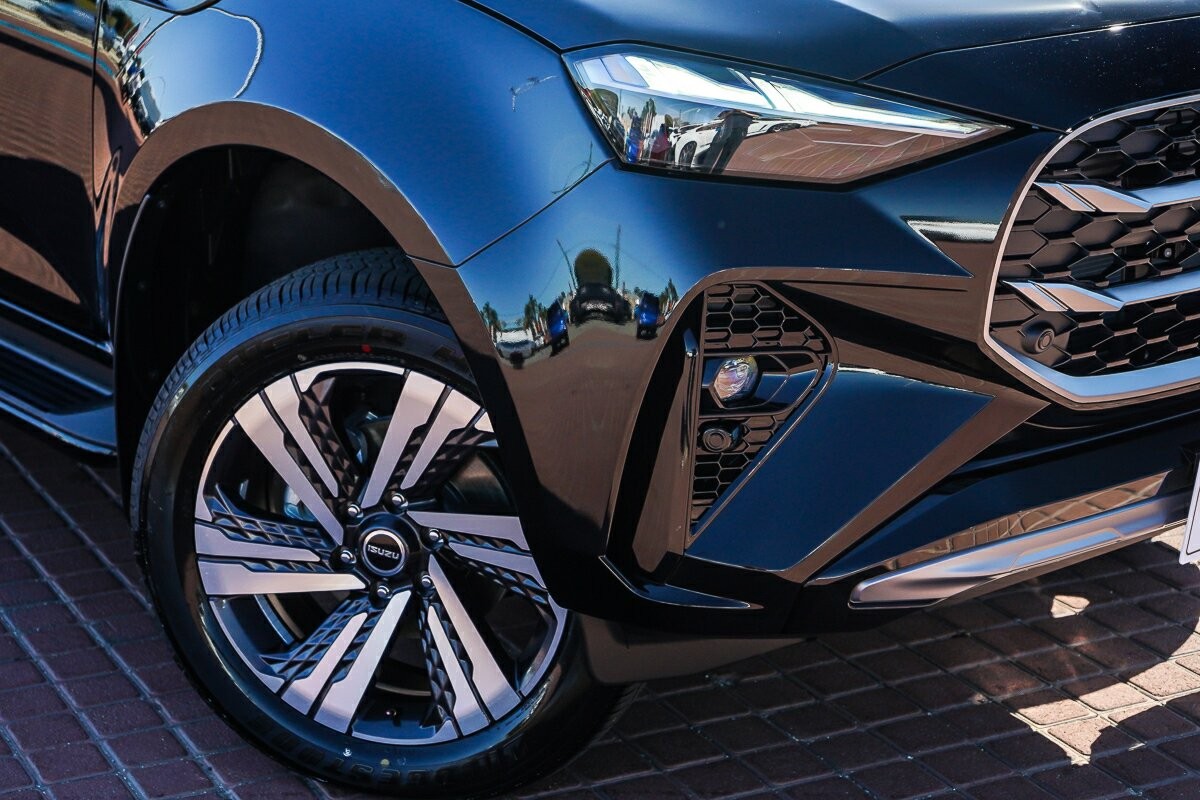 Isuzu Mu-x image 2