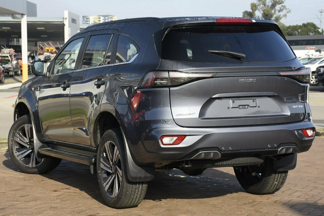 Isuzu Mu-x image 3