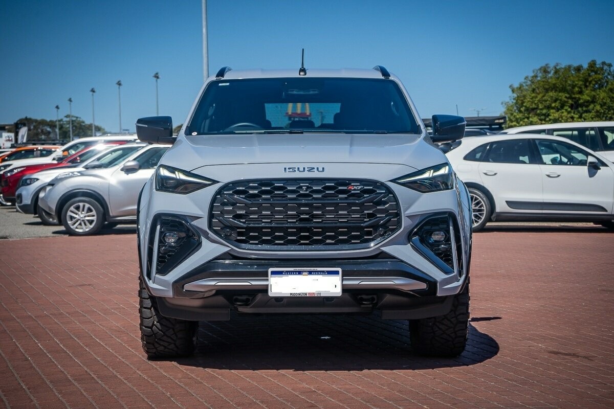 Isuzu Mu-x image 2