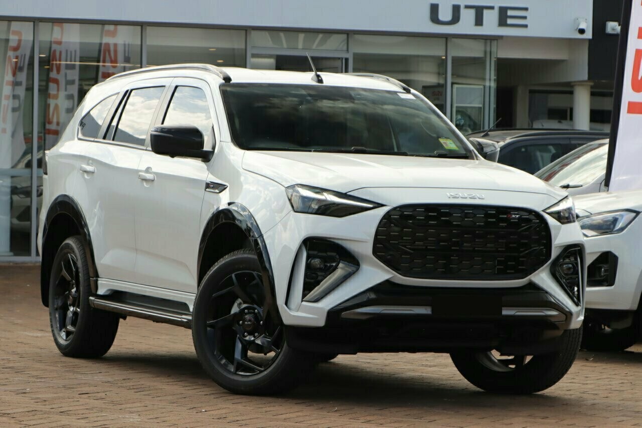 Isuzu Mu-x image 1