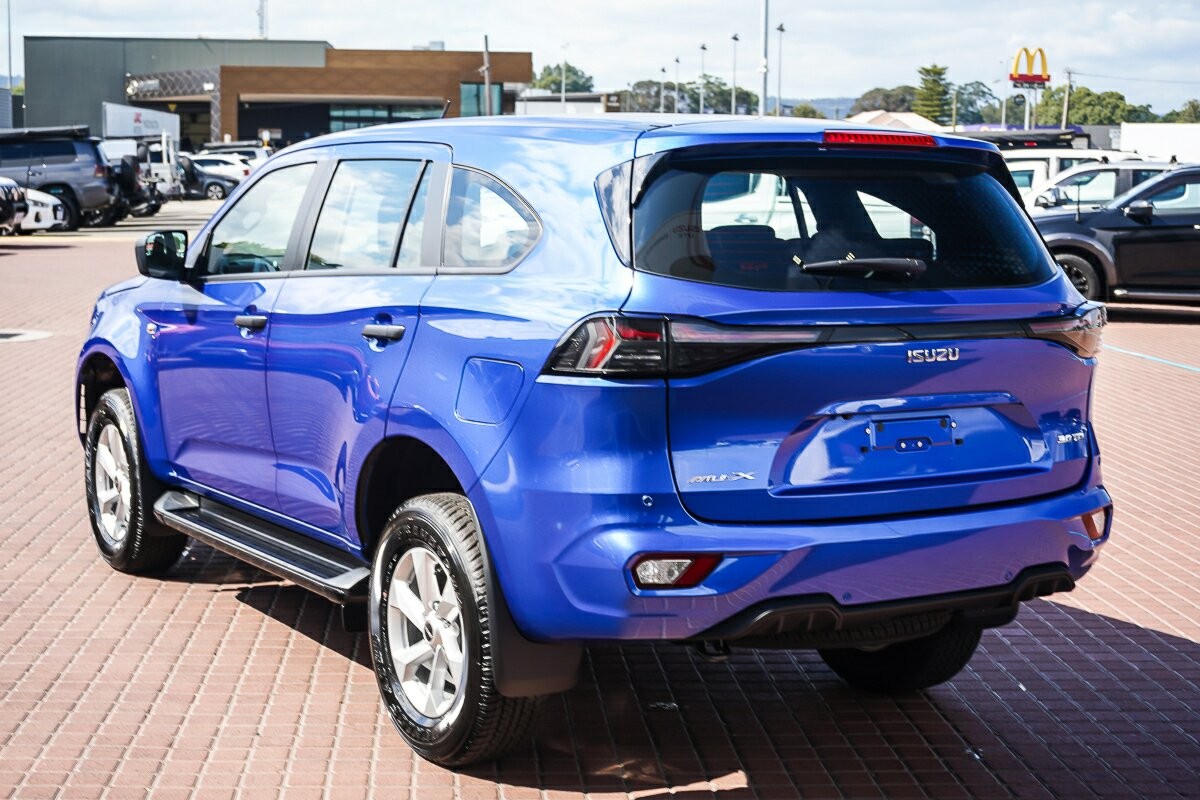 Isuzu Mu-x image 4