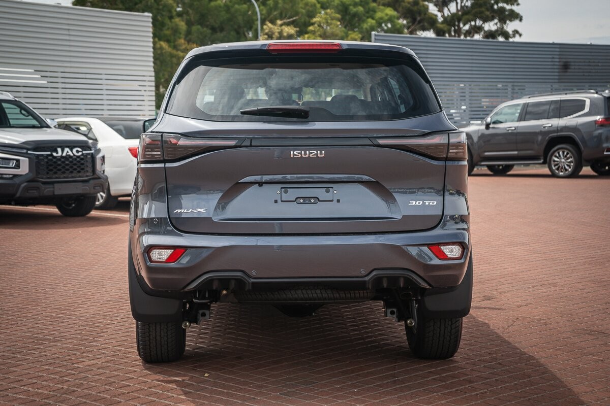 Isuzu Mu-x image 4