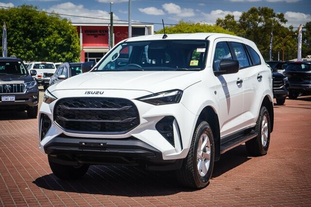 Isuzu Mu-x image 1