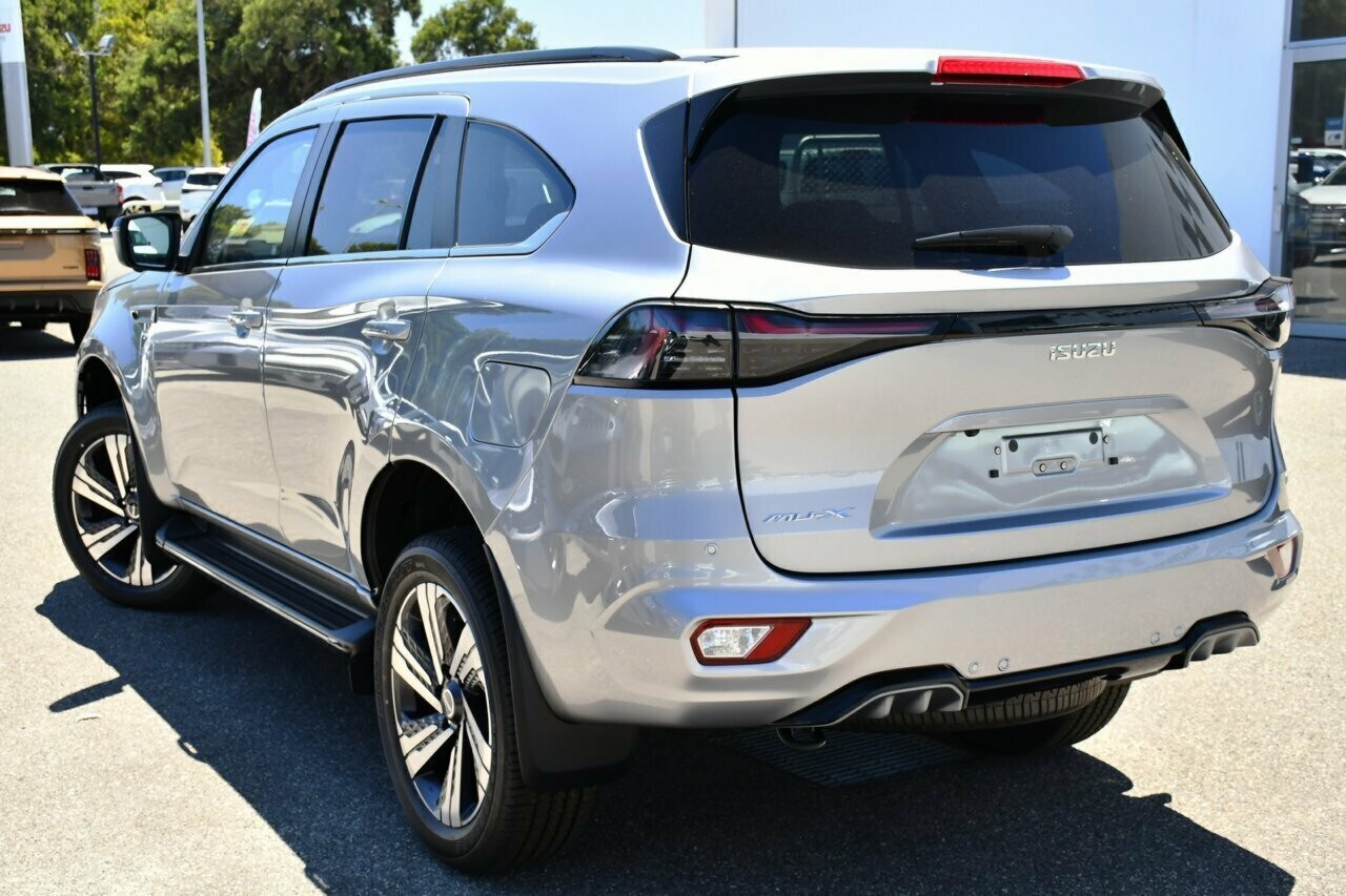 Isuzu Mu-x image 3