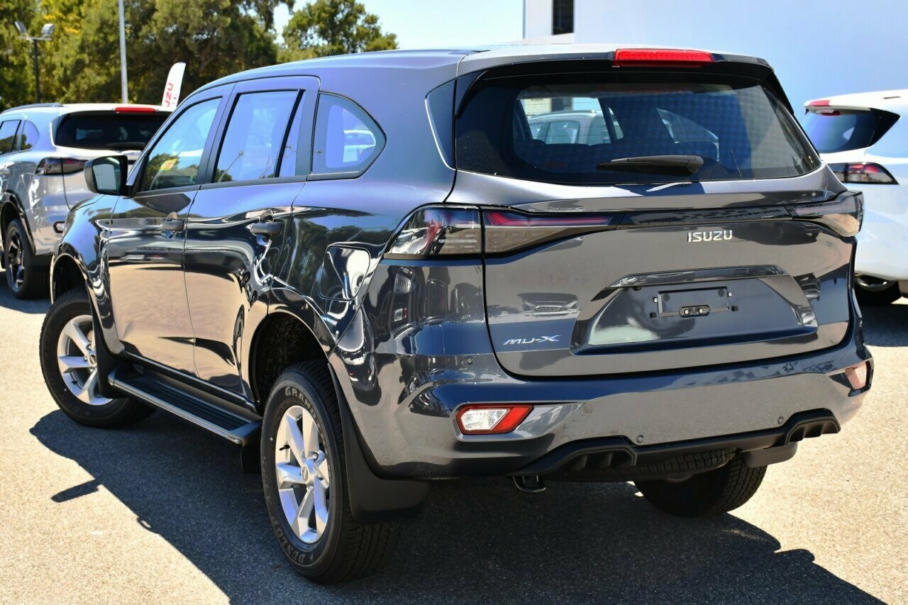Isuzu Mu-x image 3