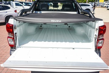 https://vehicle-cdn.autoleague.cloud/4052_50810756_8.jpg