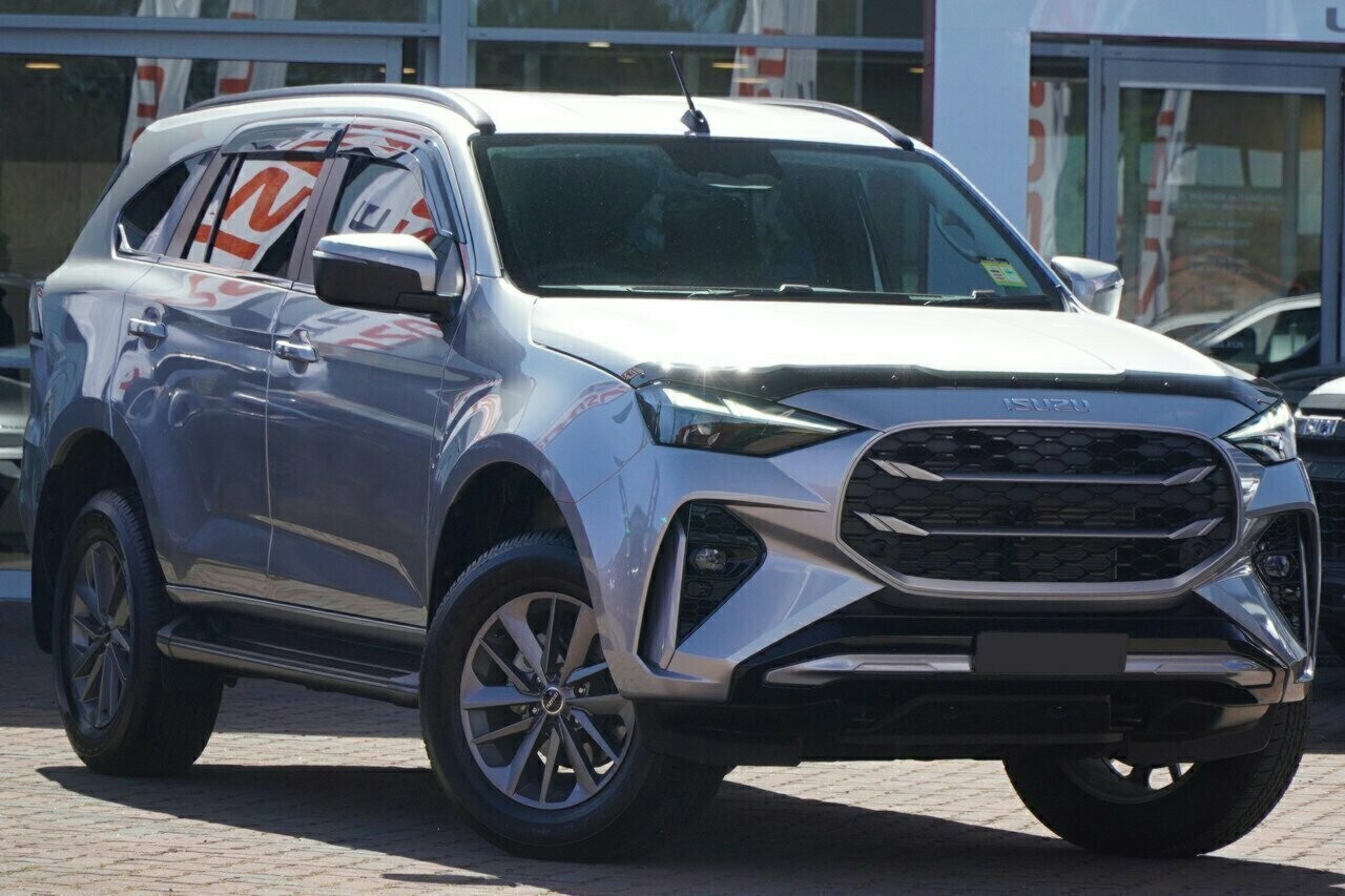 Isuzu Mu-x image 1
