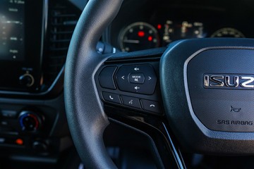 https://vehicle-cdn.autoleague.cloud/4052_51037956_15.jpg