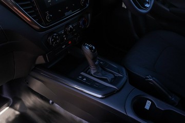 https://vehicle-cdn.autoleague.cloud/4052_51037956_18.jpg