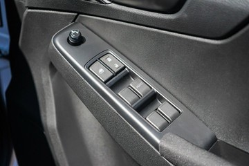 https://vehicle-cdn.autoleague.cloud/4052_51037956_20.jpg