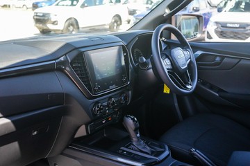 https://vehicle-cdn.autoleague.cloud/4052_51037994_12.jpg