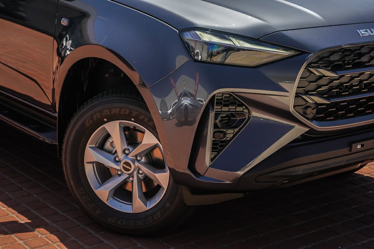 Isuzu Mu-x image 2