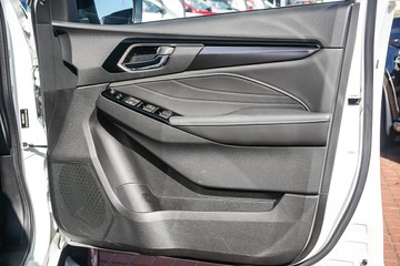 https://vehicle-cdn.autoleague.cloud/4052_51038417_12.jpg