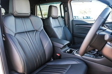 https://vehicle-cdn.autoleague.cloud/4052_51038417_14.jpg