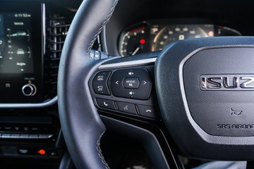 https://vehicle-cdn.autoleague.cloud/4052_51038417_16.jpg
